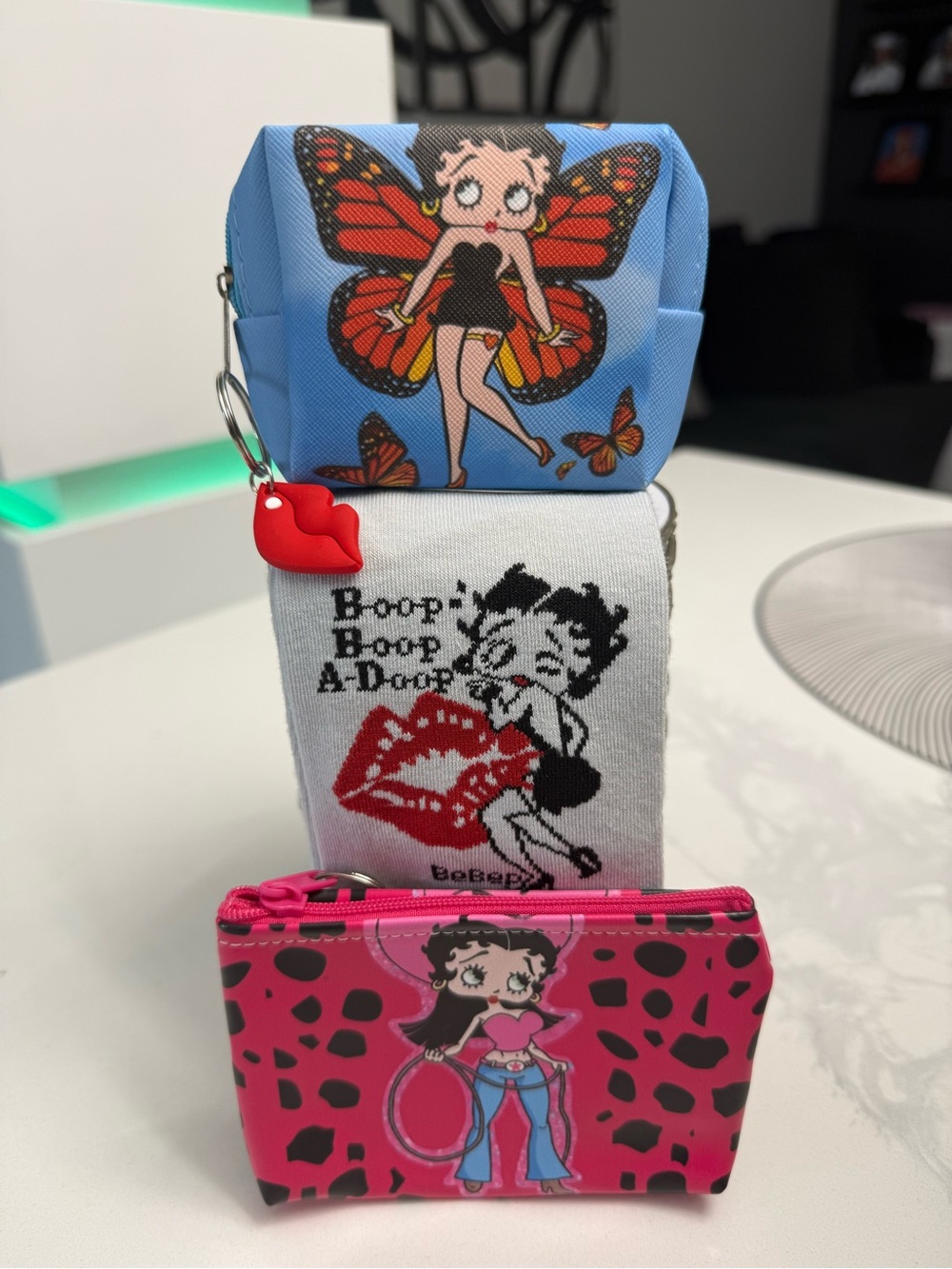 Betty boo bundle 2 pouches and a pair of socks size 5-10 all New